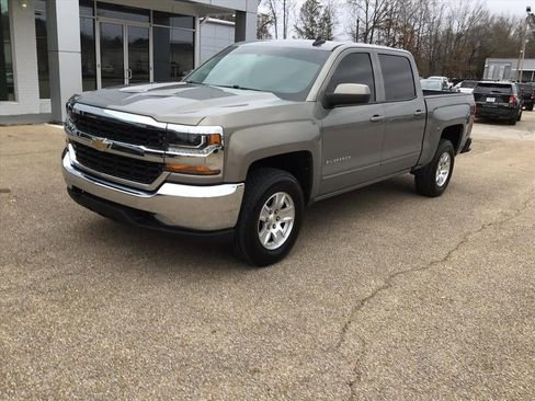 Used 2017 Chevrolet Silverado 1500 LT w/ Trailering Package image 8