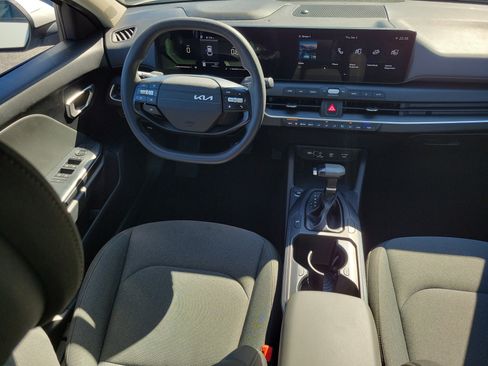 Used 2025 Kia K4 FWD image 25