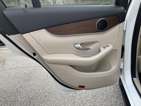 Certified 2021 Mercedes-Benz GLC 300 4MATIC image 40