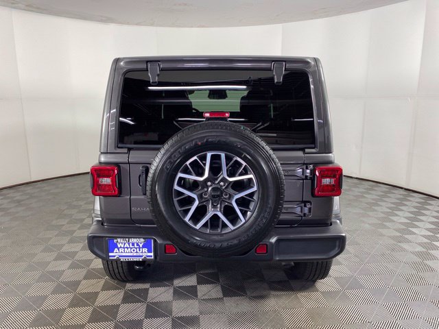 Used 2026 Jeep Wrangler Unlimited Sahara AWD/4WD image 10