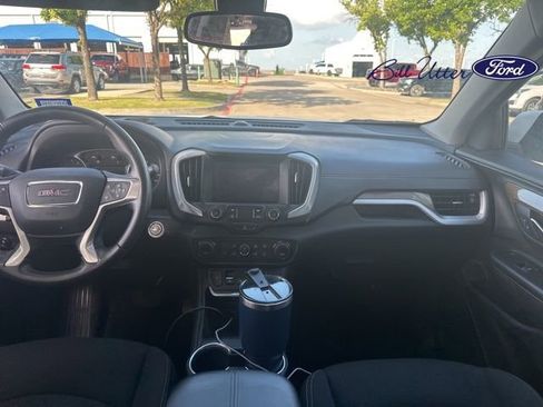 Used 2020 GMC Terrain SLE w/ Driver Convenience Package image 4