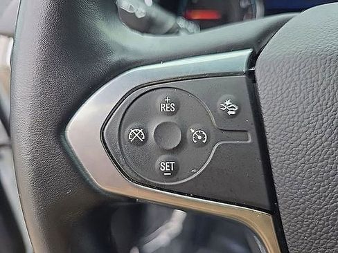 Used 2023 Chevrolet Traverse LT image 23