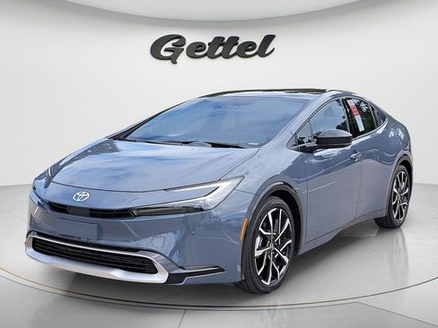 New 2026 Toyota Prius Plug-In Hybrid FWD image 1