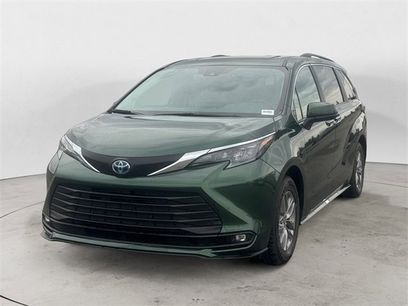 Used 2025 Toyota Sienna XLE