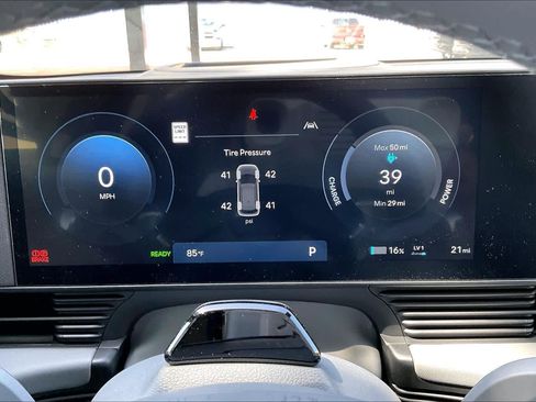Certified 2025 Hyundai Ioniq 5 Limited AWD/4WD image 25