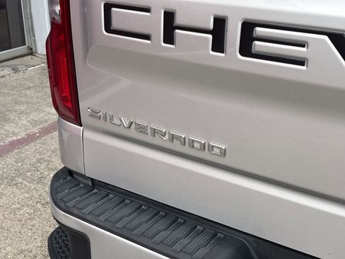 Used 2020 Chevrolet Silverado 1500 Custom w/ Infotainment Package image 18