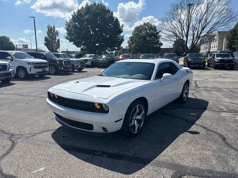 Used 2015 Dodge Challenger SXT Plus RWD image 2