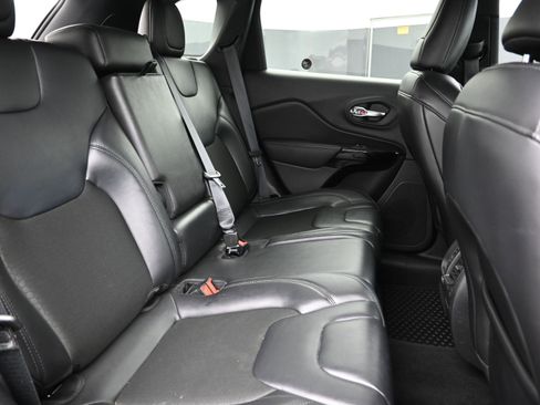 Used 2020 Jeep Cherokee Latitude Plus FWD image 26