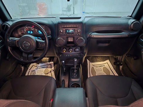 Used 2018 Jeep Wrangler Unlimited Sport w/ Connectivity Group AWD/4WD image 31