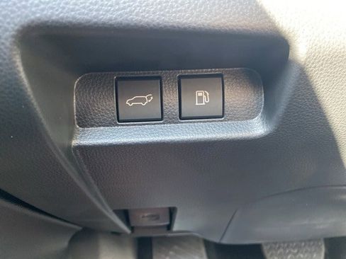 New 2025 Toyota Crown Signia image 35