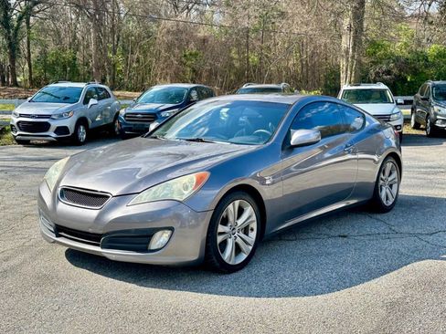 Used 2010 Hyundai Genesis 2.0T image 3