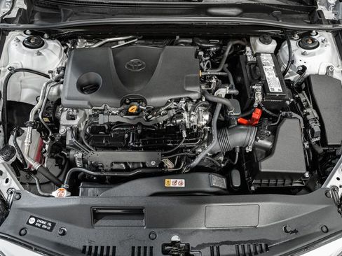 Used 2024 Toyota Camry SE image 16