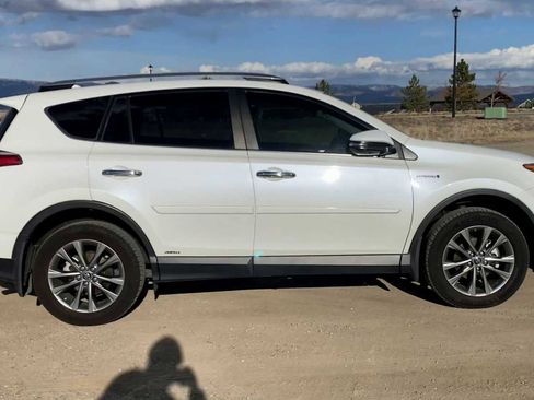 Used 2017 Toyota RAV4 Limited w/ Advanced Technology Package image 9