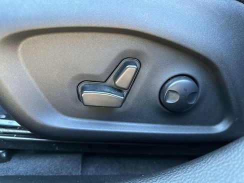 Used 2023 Jeep Compass Limited image 16