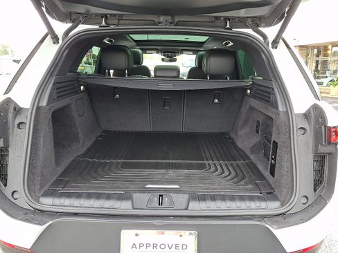 Certified 2025 Land Rover Range Rover Sport SE AWD/4WD image 19