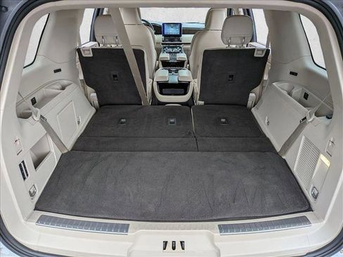 Used 2020 Lincoln Navigator Reserve image 6