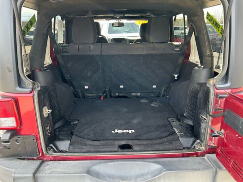 Used 2013 Jeep Wrangler Unlimited Sport image 9