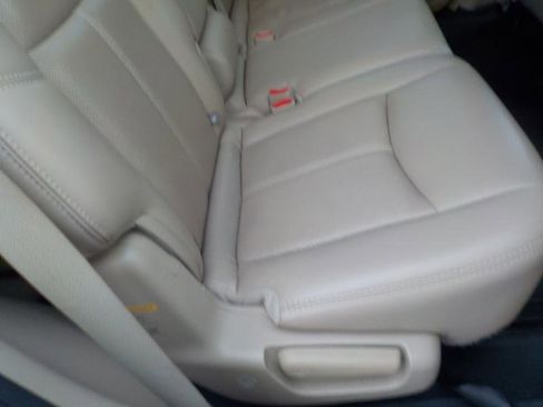 Used 2016 Nissan Pathfinder Platinum w/ Family Entertainment Package image 31