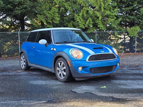 Used 2010 MINI Cooper S image 1