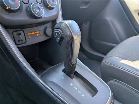 Used 2018 Chevrolet Trax LT w/ LT Convenience Package image 11