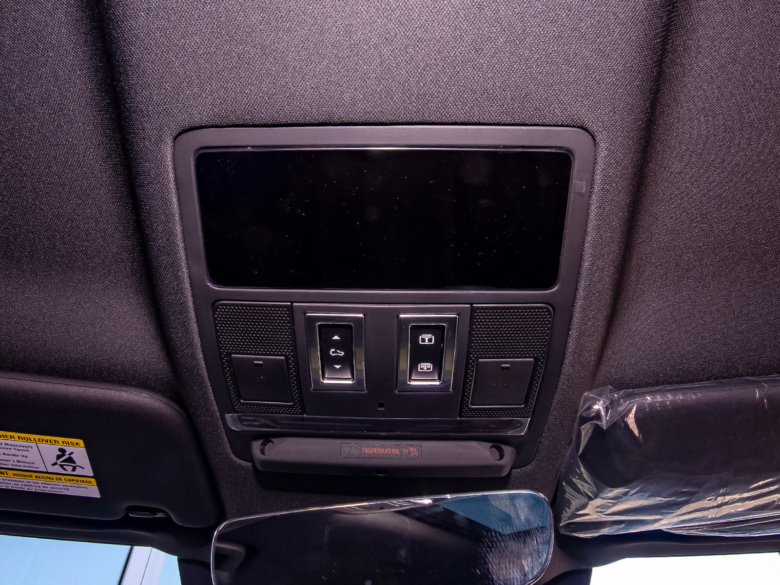 New 2026 Land Rover Defender 110 X-Dynamic SE AWD/4WD image 17