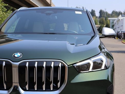 Used 2023 BMW X1 xDrive28i w/ Premium Package AWD/4WD image 2