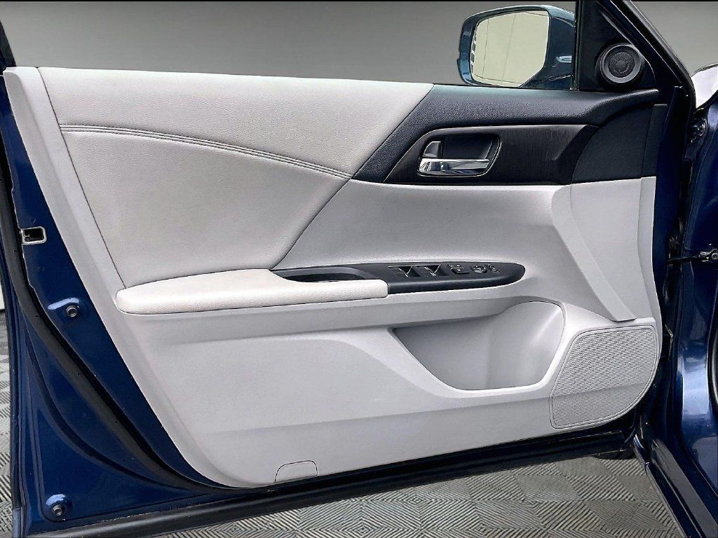 Used 2015 Honda Accord EX image 9