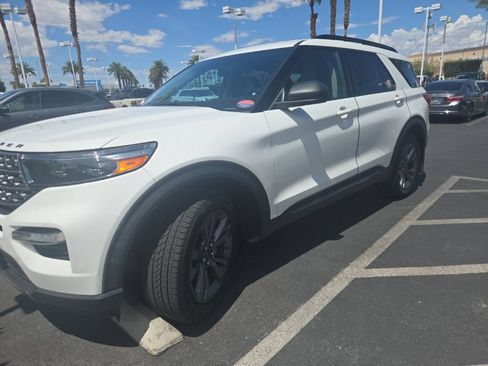 Used 2021 Ford Explorer XLT w/ Equipment Group 202A AWD/4WD image 1