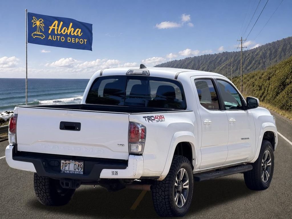 Used 2018 Toyota Tacoma TRD Sport AWD/4WD image 5