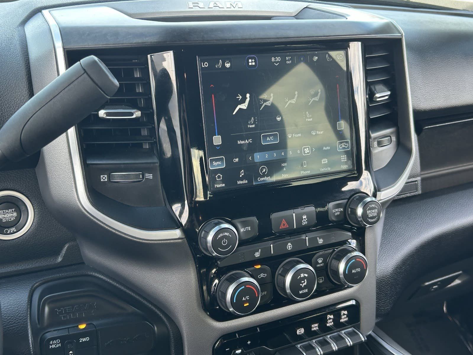 Used 2024 RAM 3500 Big Horn w/ Sport Appearance Package AWD/4WD image 30