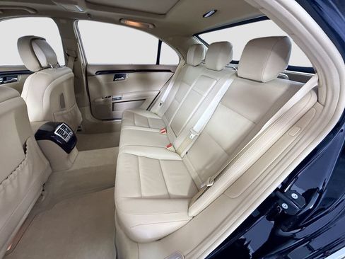 Used 2011 Mercedes-Benz S 550 4MATIC image 21