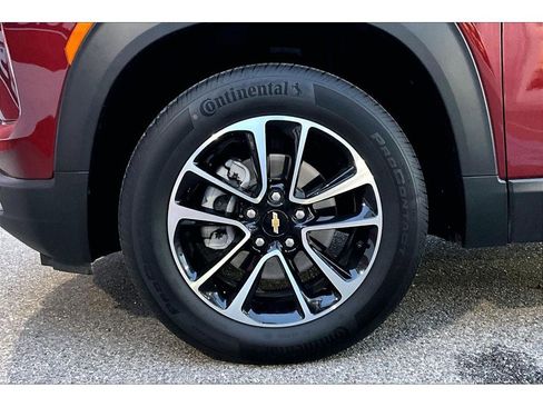 Used 2025 Chevrolet TrailBlazer LT image 9