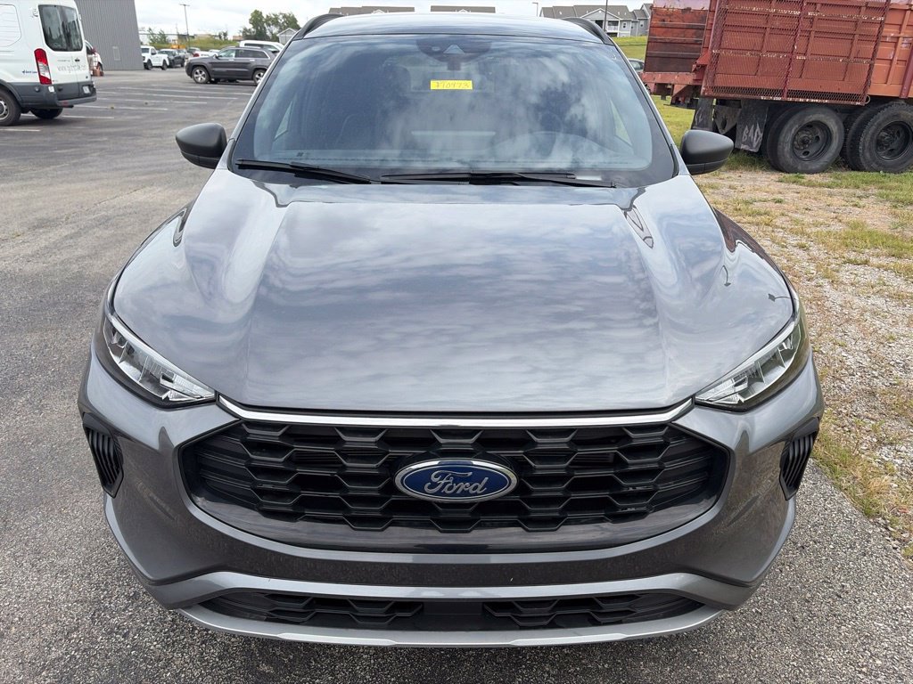 Certified 2024 Ford Escape ST-Line w/ Tech Pack #1 AWD/4WD image 2