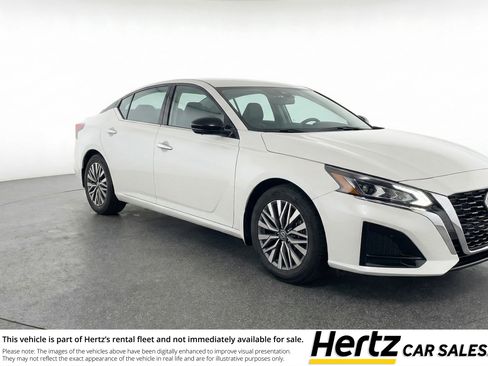 Used 2025 Nissan Altima 2.5 SV FWD image 1