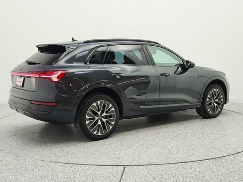 Used 2024 Audi Q8 e-tron Premium Plus w/ Premium Plus Package image 5