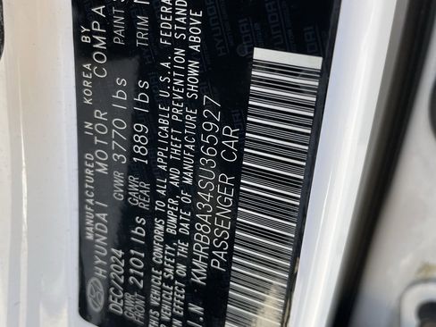 Used 2025 Hyundai Venue SE image 27