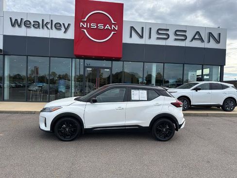 Certified 2024 Nissan Kicks SR w/ SR Premium Package image 1