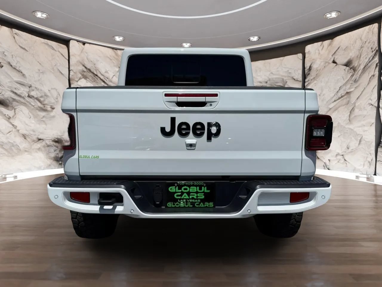 Used 2021 Jeep Gladiator Overland AWD/4WD image 6