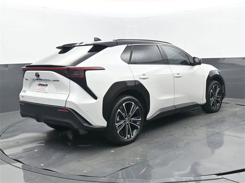 Used 2024 Toyota bZ4X Limited image 21