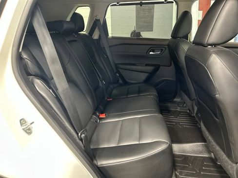 Used 2022 Nissan Rogue SV w/ SV Premium Package AWD/4WD image 18
