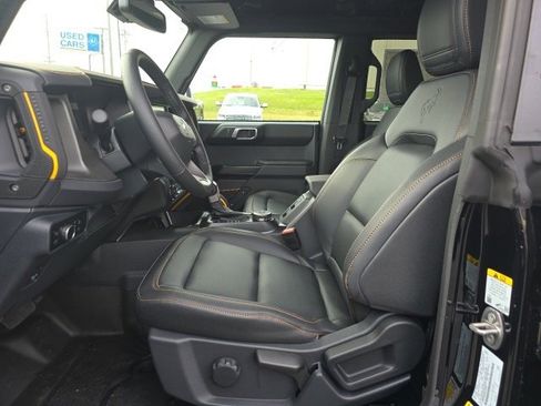 Used 2024 Ford Bronco Badlands image 10