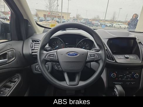 Used 2019 Ford Escape SE image 16
