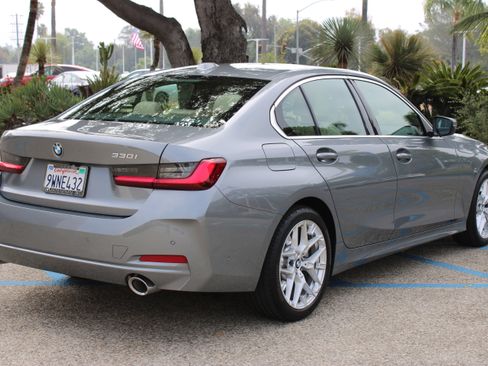 Used 2025 BMW 330i Sedan w/ Convenience Package image 6