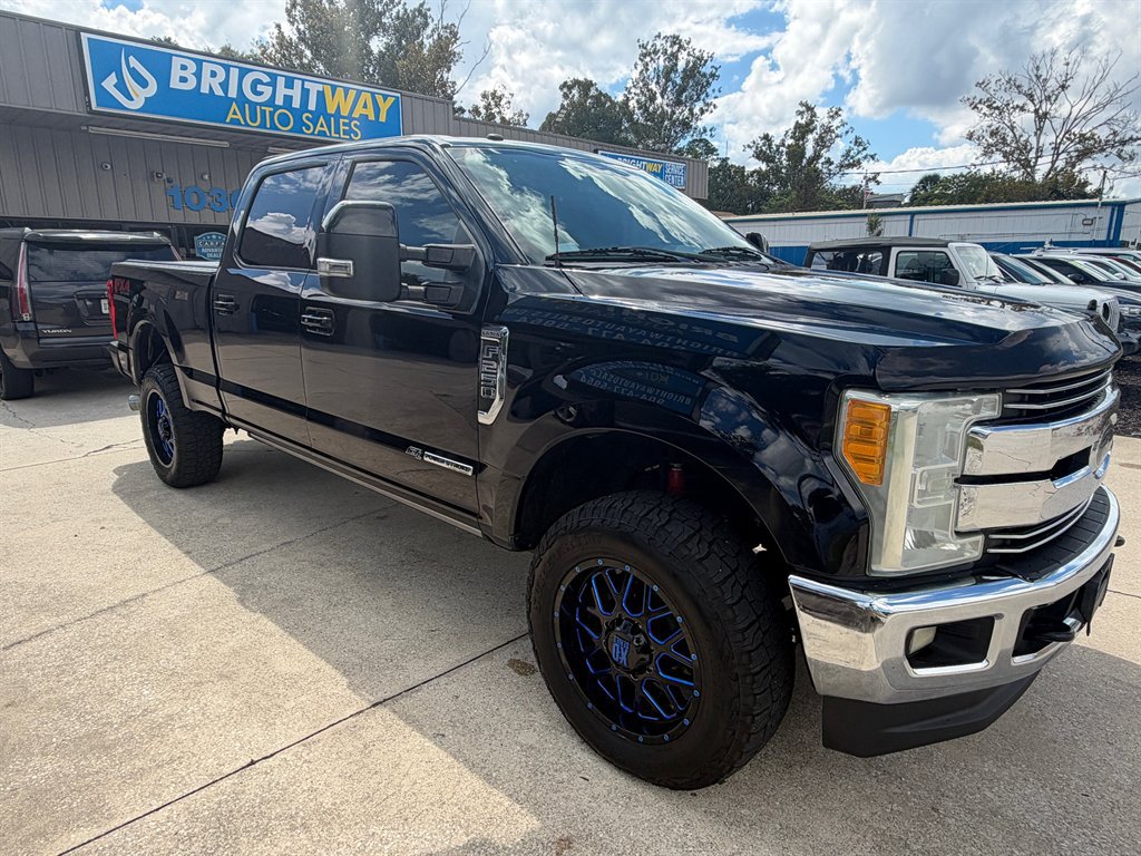 Used 2017 Ford F250 Lariat w/ Lariat Ultimate Package AWD/4WD image 3