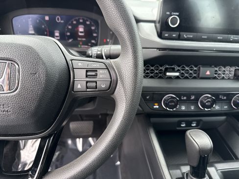 Certified 2025 Honda Accord SE image 20