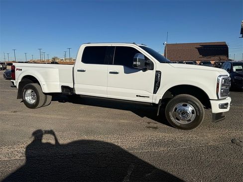 Used 2024 Ford F350 Platinum w/ FX4 Off-Road Package image 2