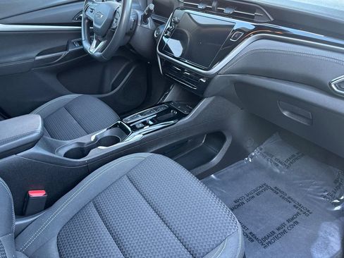 Used 2022 Chevrolet Bolt EUV LT image 16