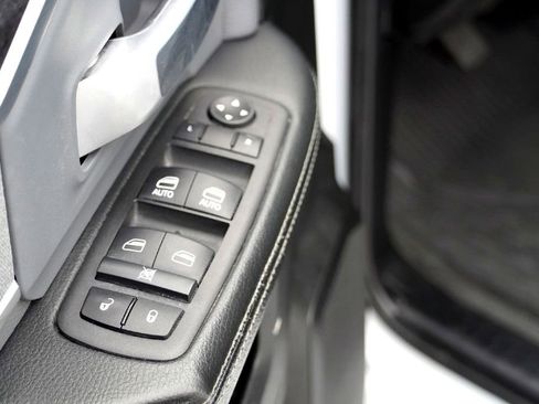 Used 2022 RAM 2500 Big Horn w/ Cold Weather Group image 25