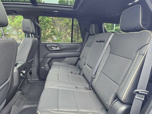 Used 2024 GMC Yukon SLT RWD image 19