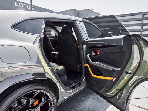 Used 2023 Lamborghini Urus Performante AWD/4WD image 34
